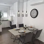 Appartement Adria Relax With Private Heated Pool Trogir