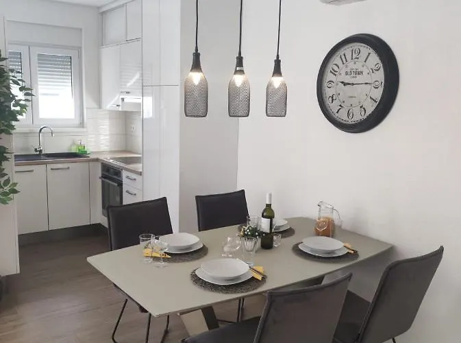 Apartamento Adria Relax With Private Heated Pool Trogir
