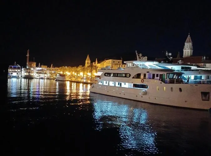 Apartamento Adria Relax With Private Heated Pool Trogir