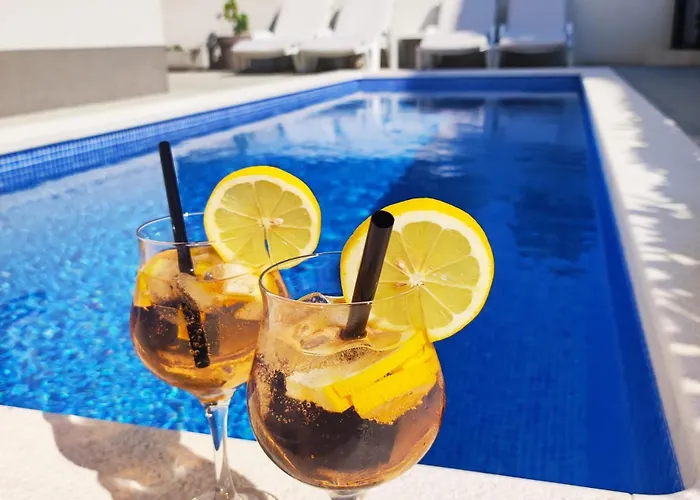 Apartamento Adria Relax With Private Heated Pool *