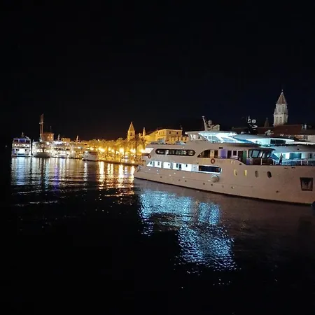 Apartment Adria Relax With Private Heated Pool Trogir